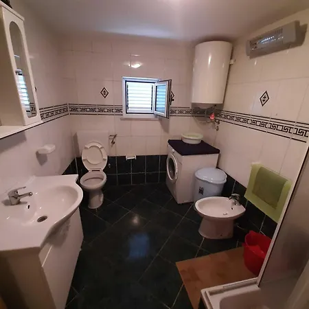 Cozy With Private Balcony Διαμέρισμα *