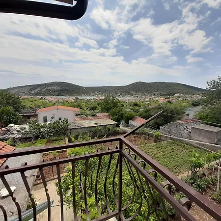 Cozy With Private Balcony *