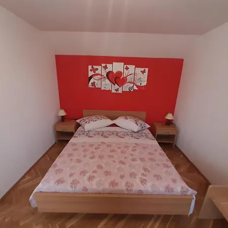 Cozy With Private Balcony * Vinišće