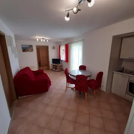 Cozy With Private Balcony Apartment Vinisce